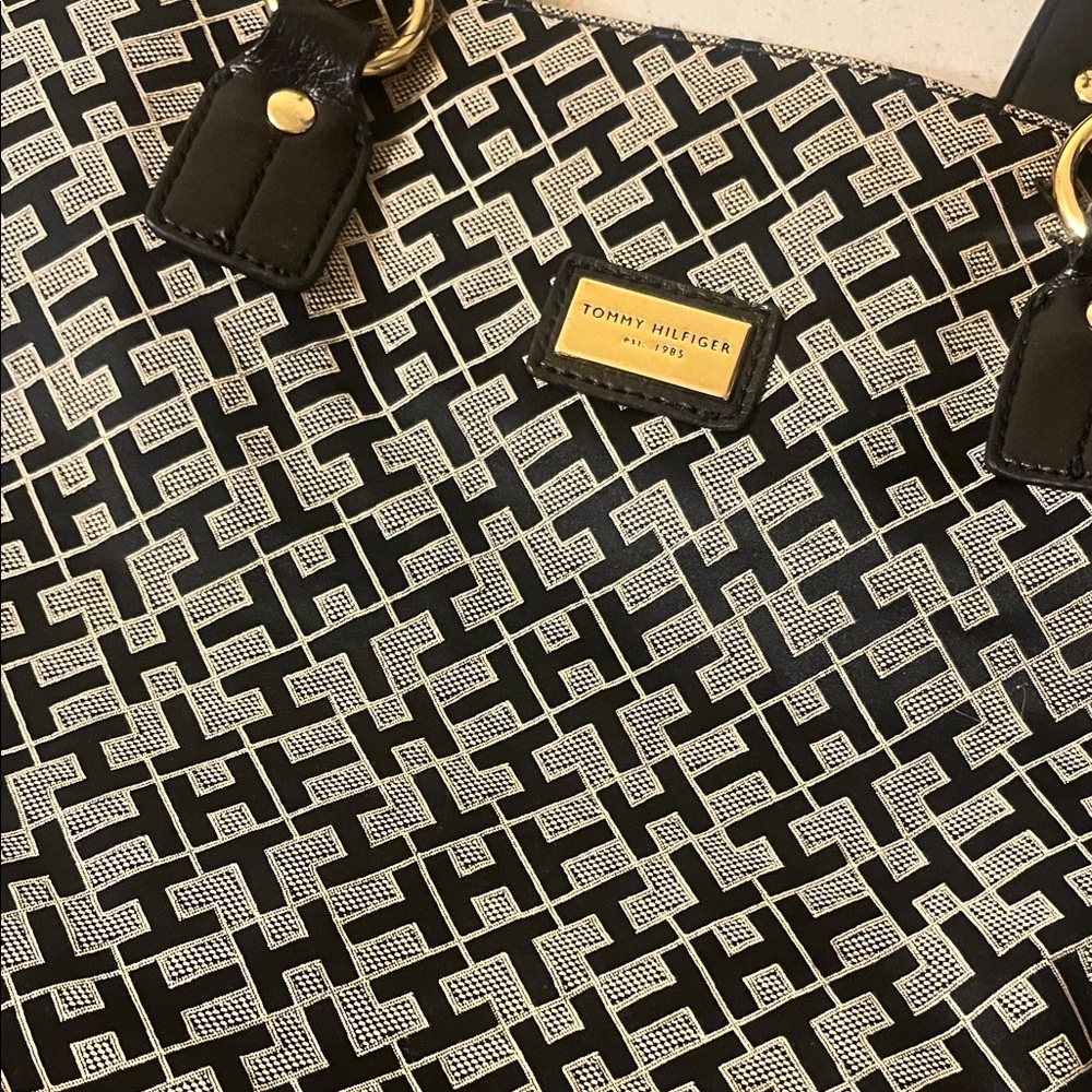 Tommy Hilfiger Black and Cream Geometric Tote - Picture 5 of 10